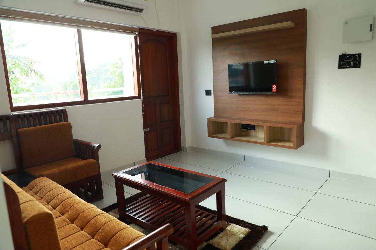 Hotel Achoos Residency Tiruvalla Exterior foto