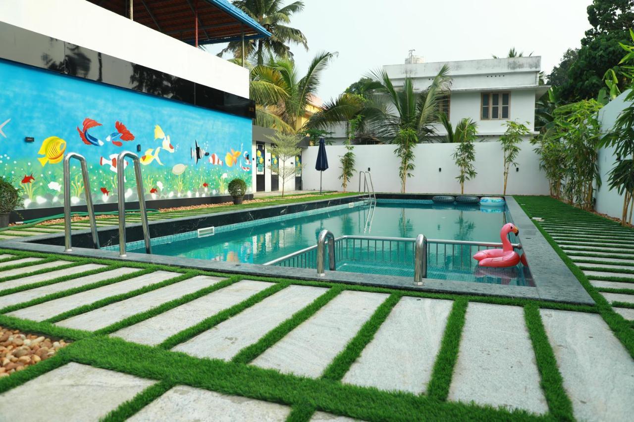 Hotel Achoos Residency Tiruvalla Exterior foto