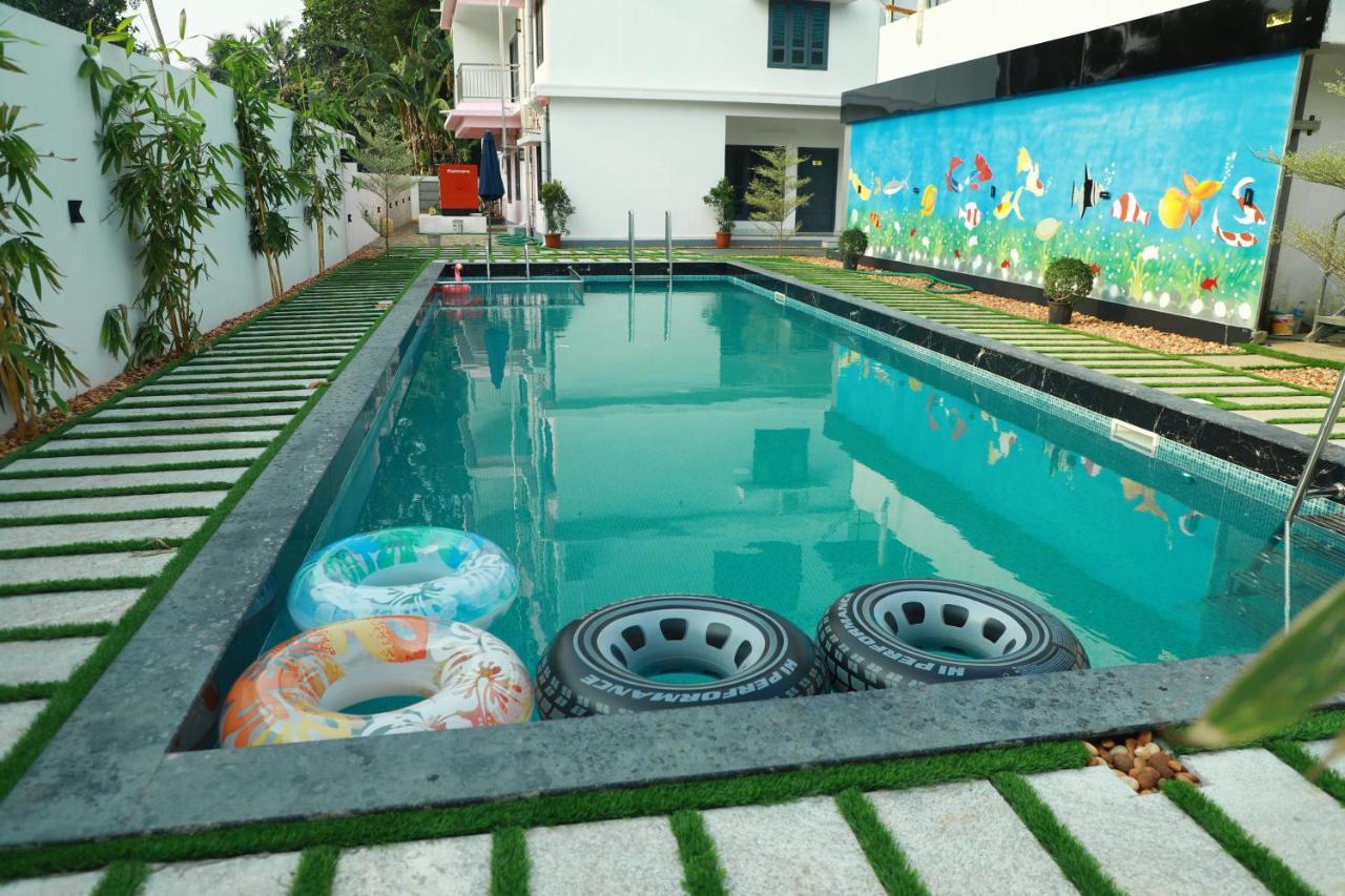 Hotel Achoos Residency Tiruvalla Exterior foto